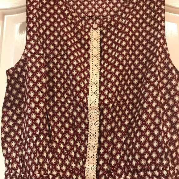 Romper Lightweight with Decorative Lace - Picture 3 of 3